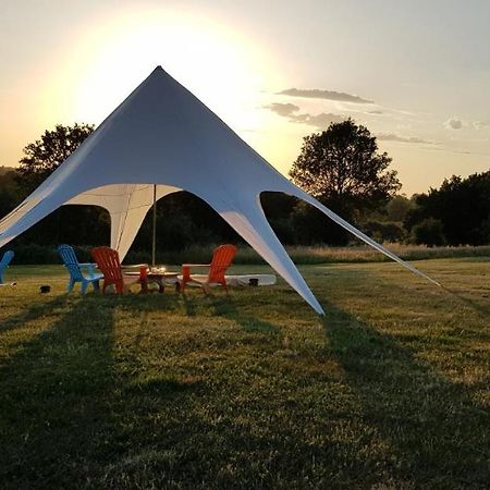 Camping La Petite Houmee Curzay-sur-Vonne Zewnętrze zdjęcie