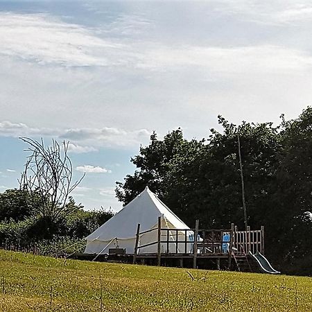 Camping La Petite Houmee Curzay-sur-Vonne Zewnętrze zdjęcie
