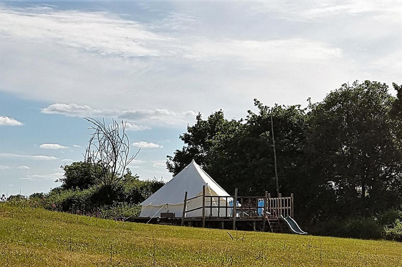 Camping La Petite Houmee Curzay-sur-Vonne Zewnętrze zdjęcie