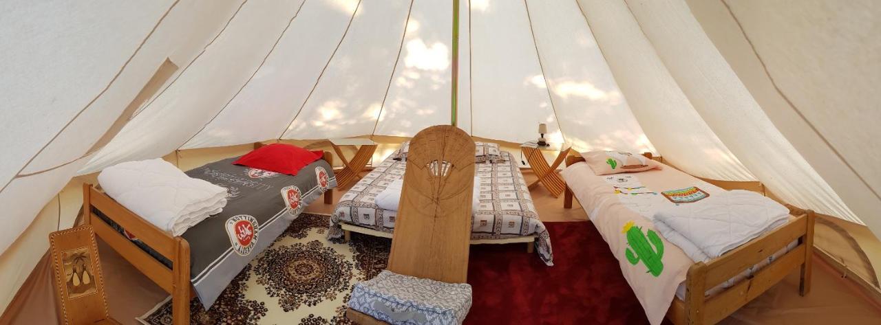 Camping La Petite Houmee Curzay-sur-Vonne Zewnętrze zdjęcie